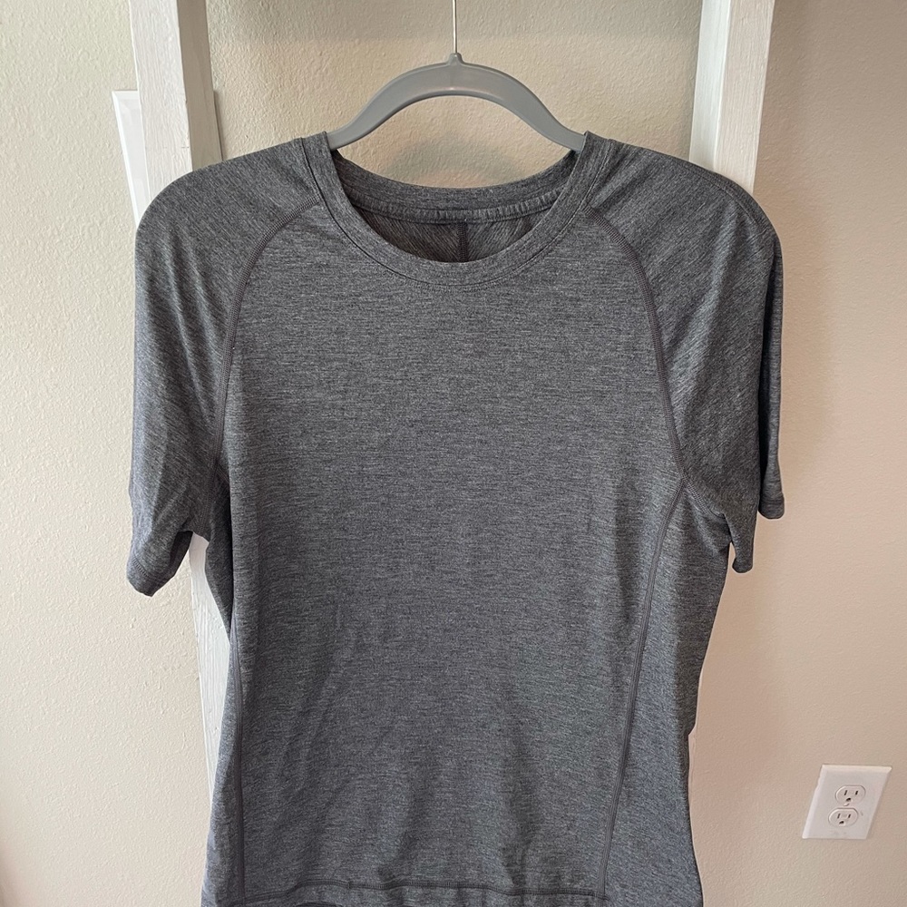 Lululemon T-shirt